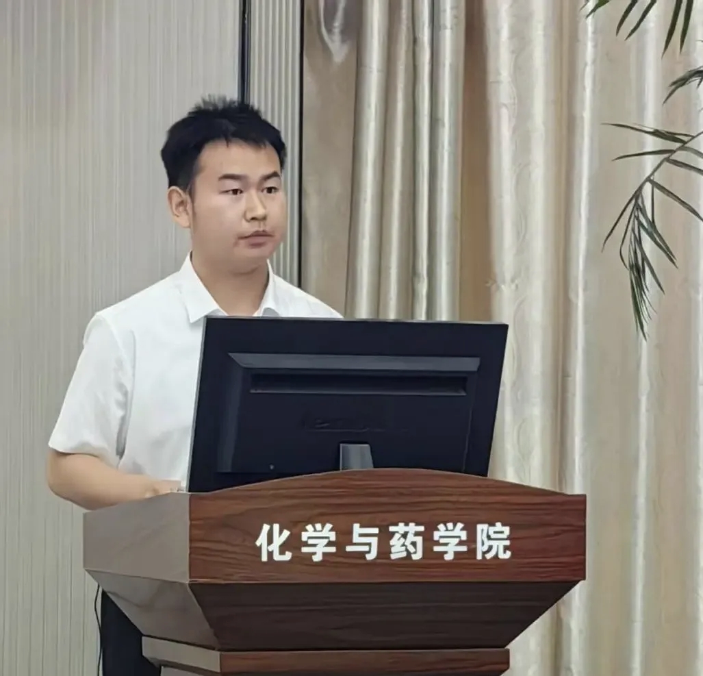 杨佳伦1.jpg